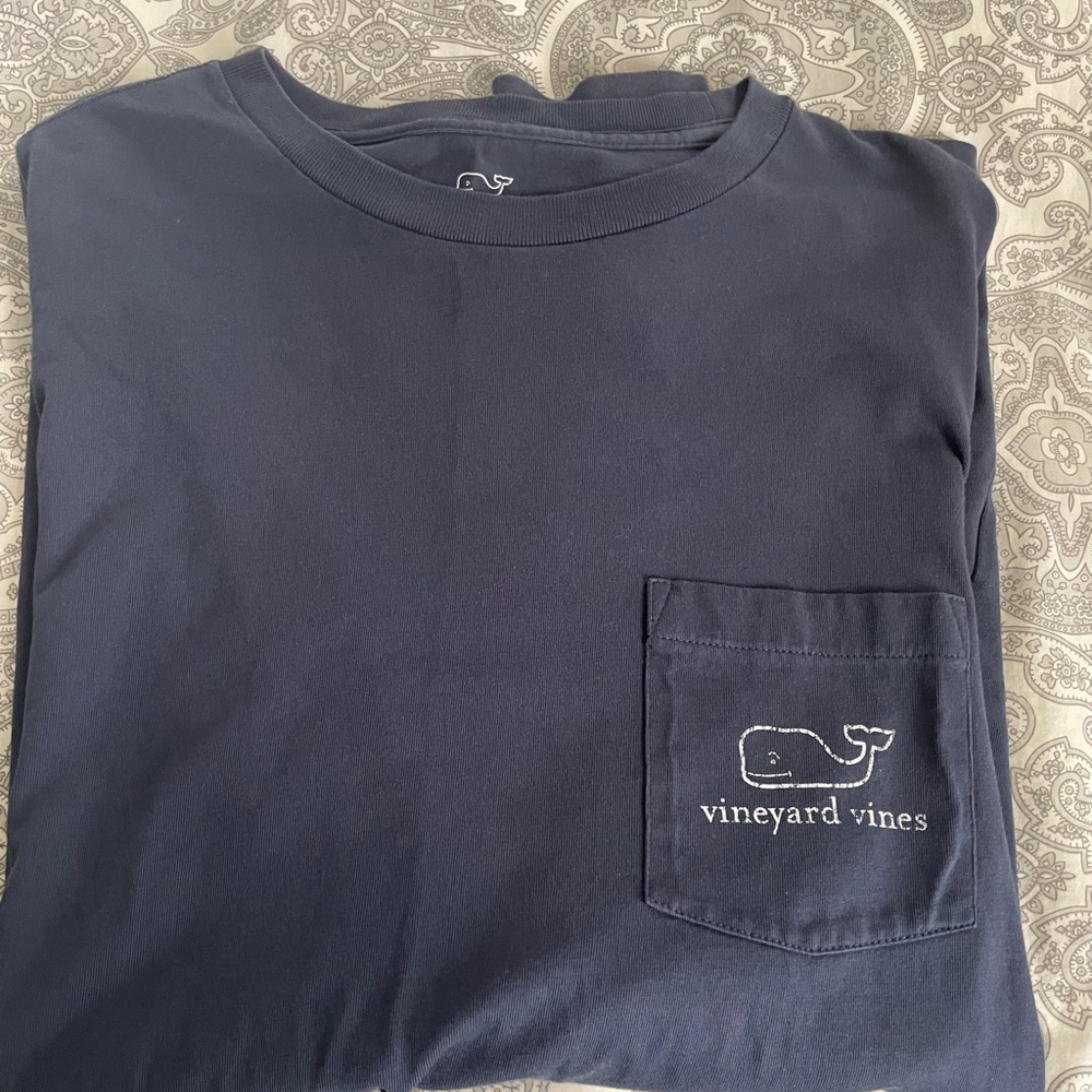 Vineyard Vines UConn navy blue Crewneck longsleeve Tee